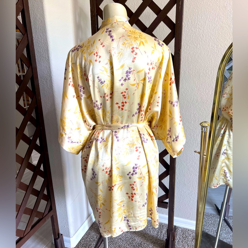 Morgan Taylor Robe - Picture 4 of 5